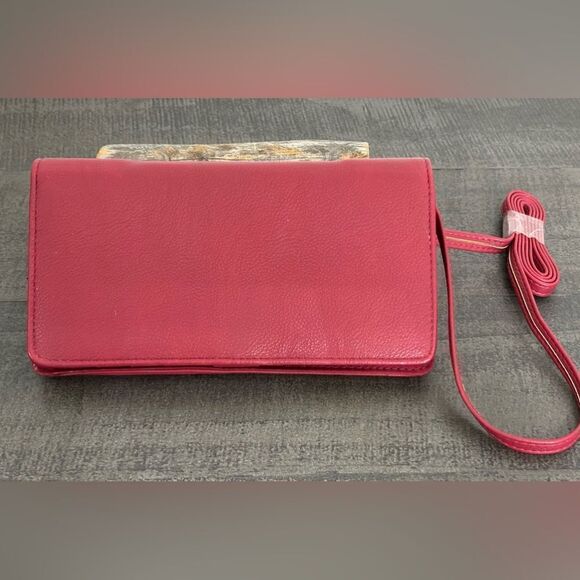Safe Keeper Brand RFID Red Wallet.  New Without Tags - Picture 6 of 8